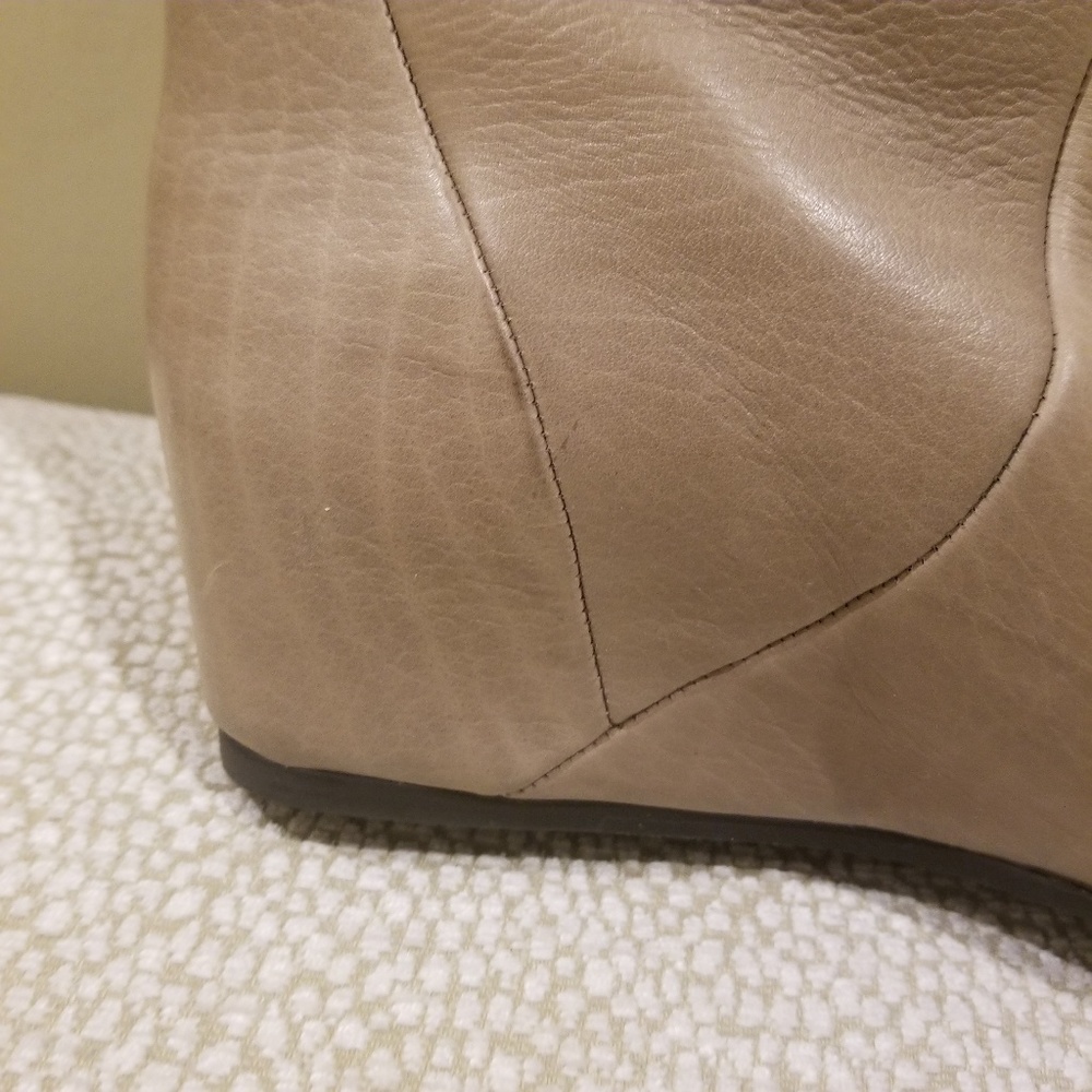 Authentic Lanvin hidden Wedge Heel Boots 6.5 - Picture 7 of 8